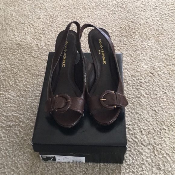 Banana Republic Palma Horseshoe Sling Pump - Picture 6 of 7